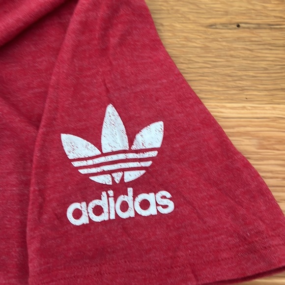 New without tags! Adidas university of Indiana Hoosiers T-shirt - Picture 3 of 4